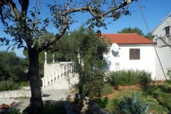 House with sea view and beautiful house lot in Supetar