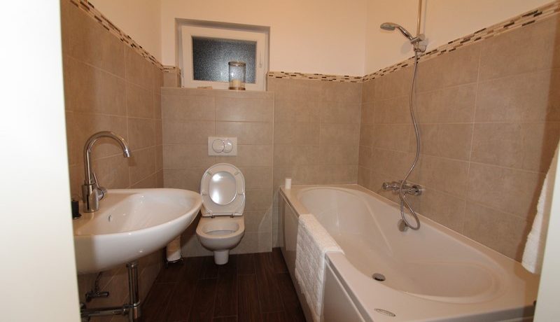 splitska, first row (18)