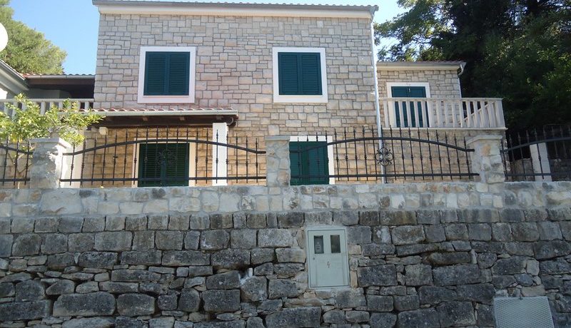 splitska, first row (24)