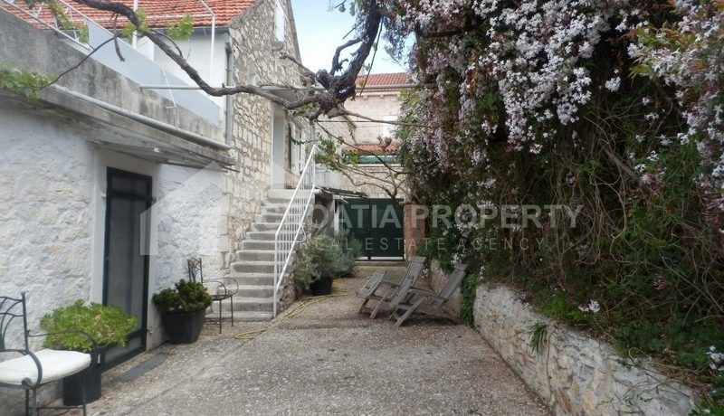 stone house for sale brac (2)