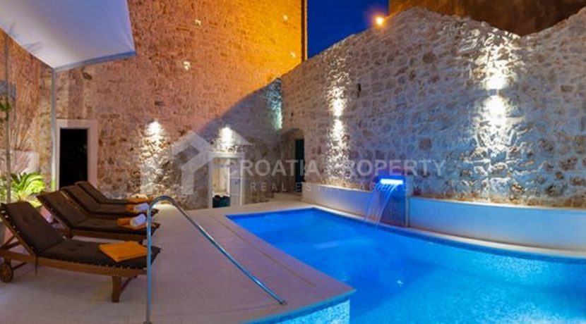 renovated stone house (17)