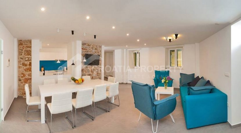 renovated stone house (2)