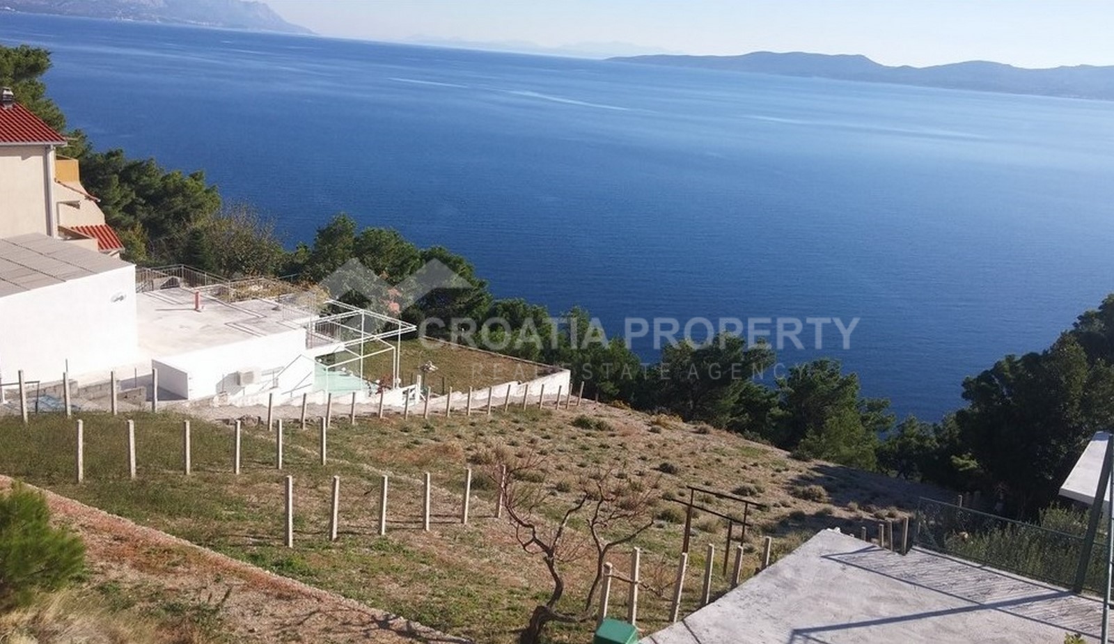 Seafront building land Marusici