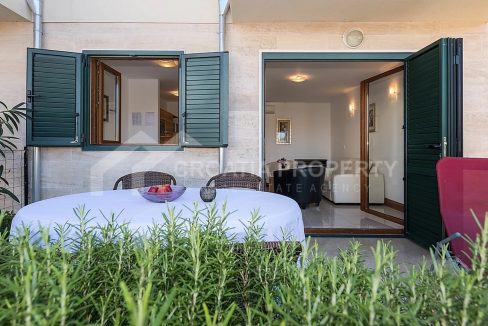 Apartment with pool near the sea Ciovo - 2034 - terrace (1)