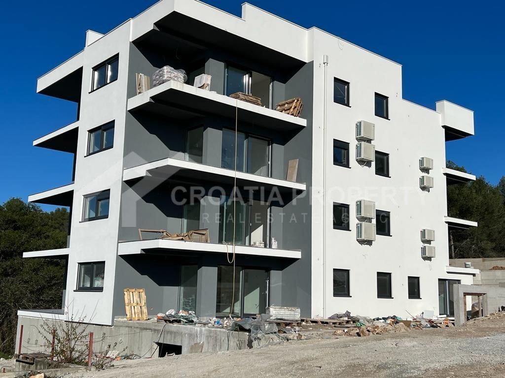 Neu gebaute Wohnungen in Okrug Gornji