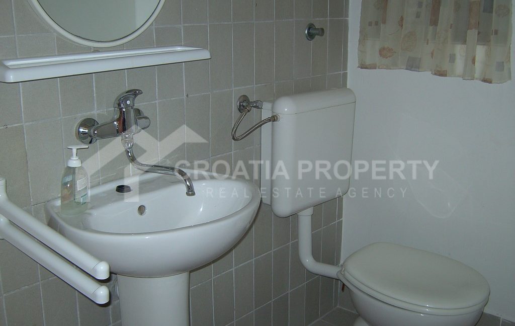 House With Garden For Rogoznica Croatia Property Net - How Much To Put A Bathroom In House Taiwan