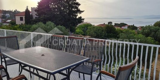 Furnished sea-view house for sale Brac