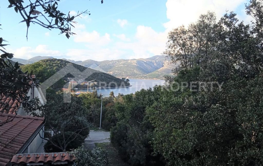 Building land Korcula (3)