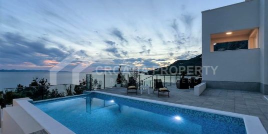 Beautiful villa close to sea in Podgora