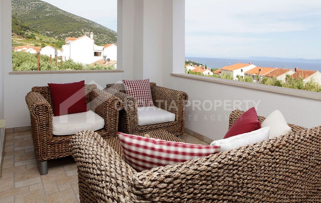 Apartment in Bol sale - photo (1)