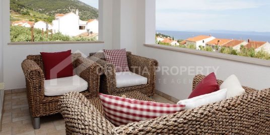 Two-bedroom sea-view apartment for sale in Bol
