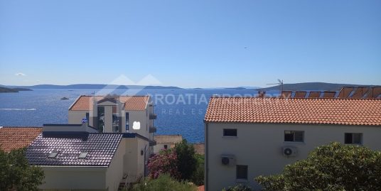 Kuća s pogledom na more blizu Trogira