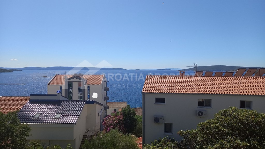 Kuća s pogledom na more blizu Trogira