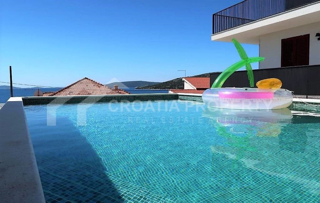 superb new villa near Trogir - 2592 - photo (4)