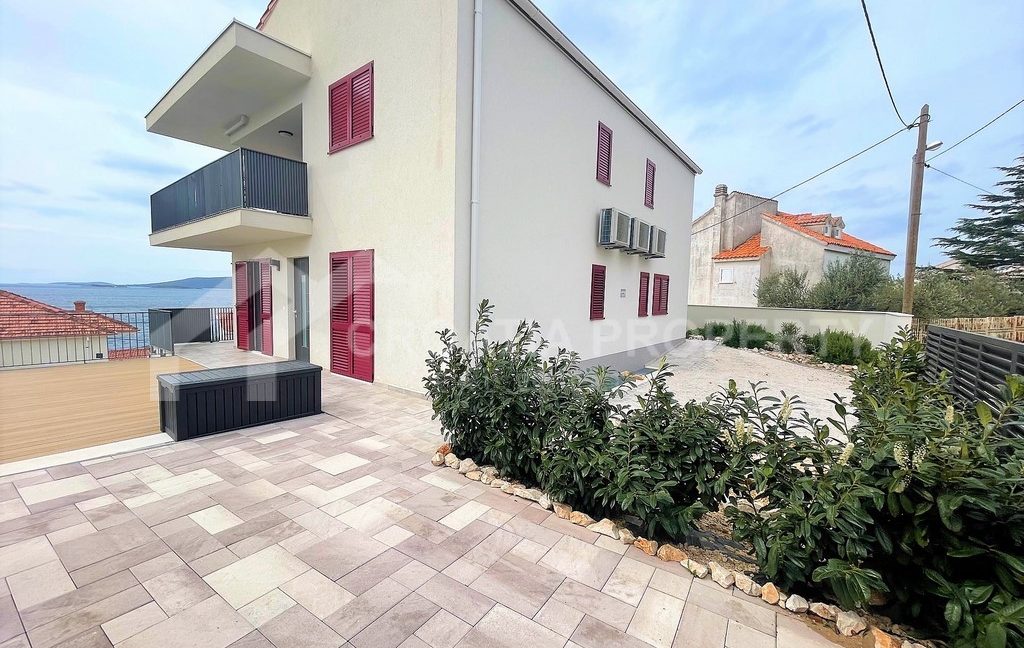superb new villa near Trogir - 2592 - photo (6)