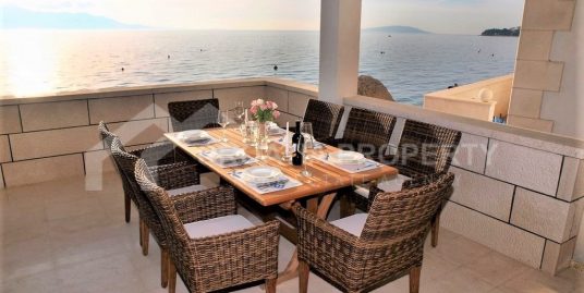 Haus direkt am Meer an der Makarska Riviera