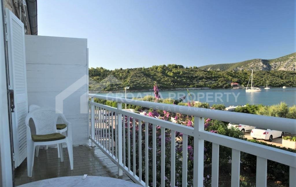 seafront house on Korcula (1)