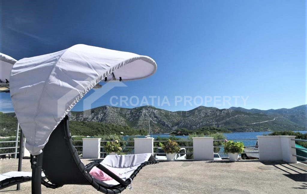 seafront house on Korcula (2)