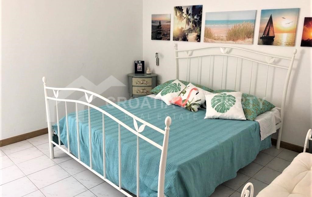 two-bedroom apartment on Šolta (6)