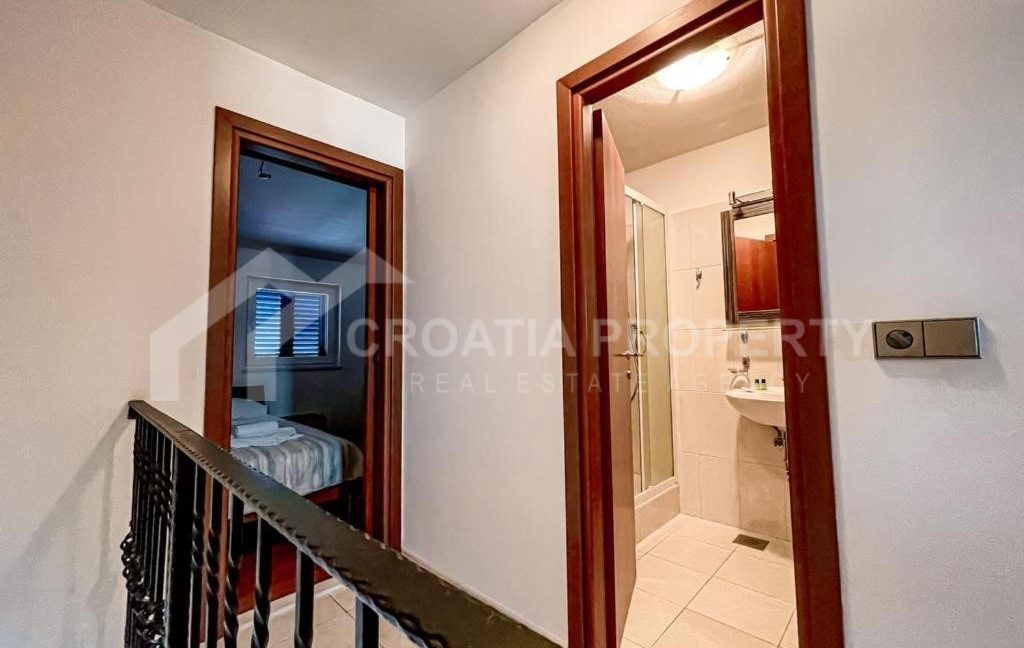 fabulous duplex in Bol (10)