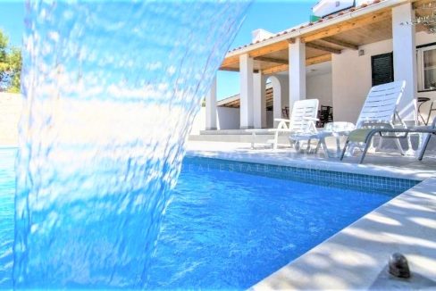 splendid villa in Sevid for sale - 2688 - house with pool (1)