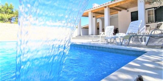 Schönes Haus mit Pool in Sevid
