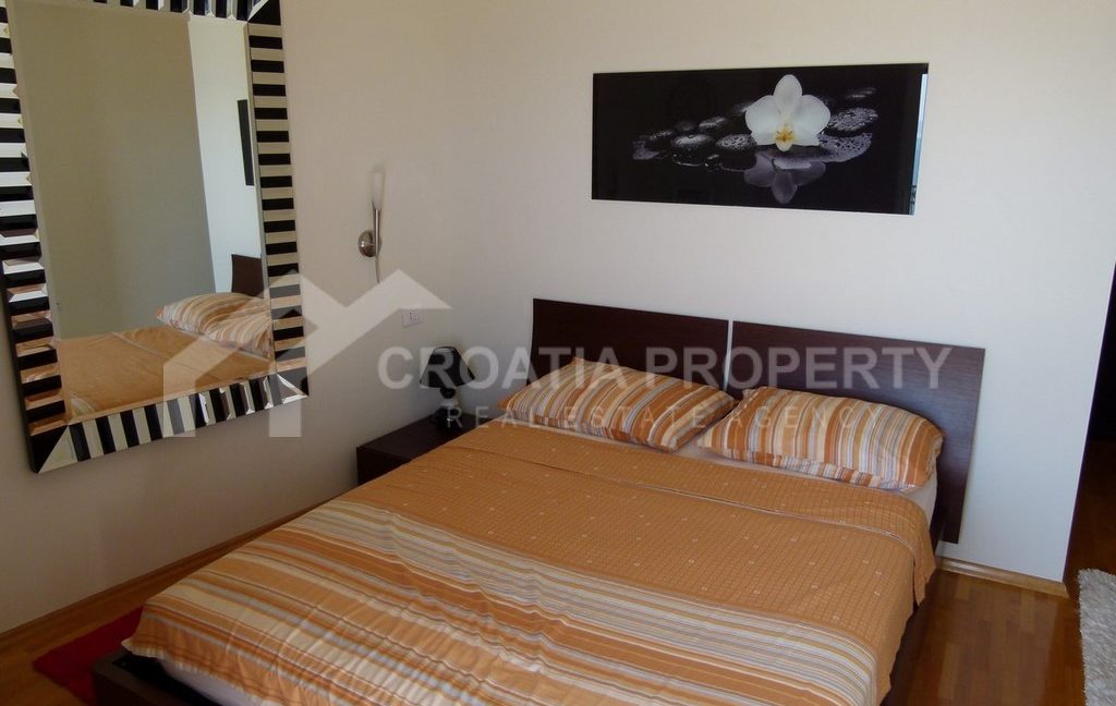 house with pool in Brela (5)