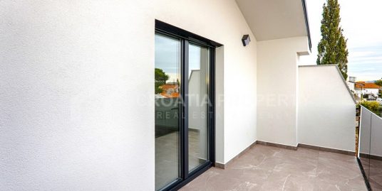 Renovated two-bedroom apartment in Vodice