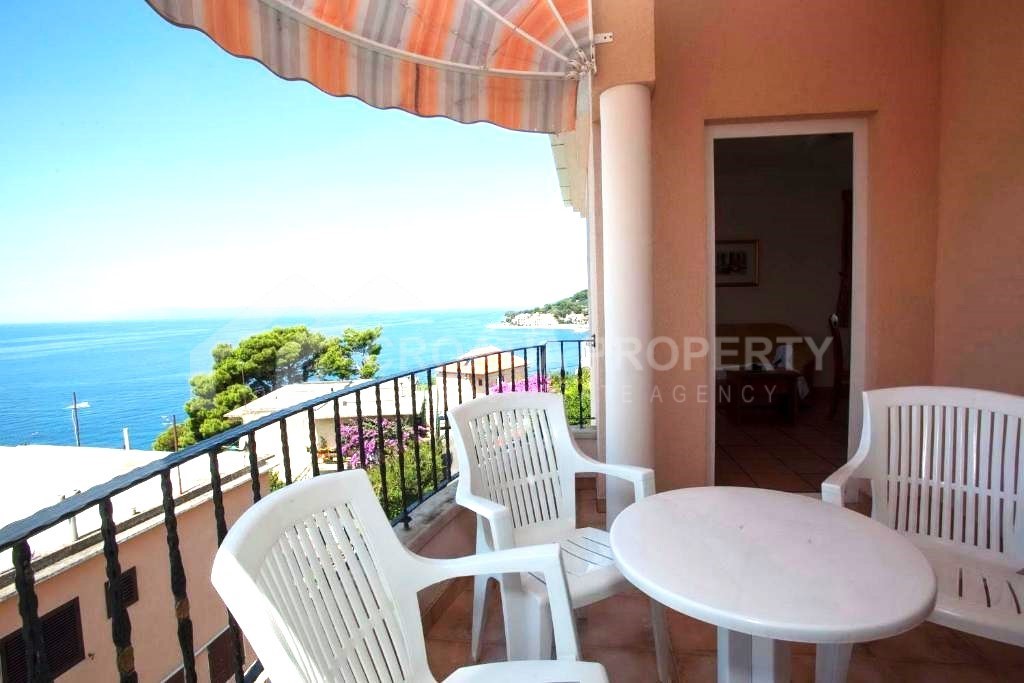 Furnished sea-view apartment in Podgora