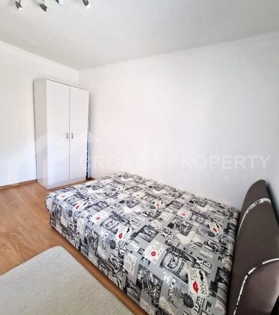 Furnished house with large garden in Vela Luka