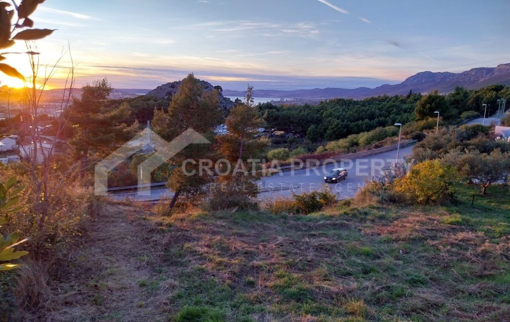 building plot near the amenities solin (5)