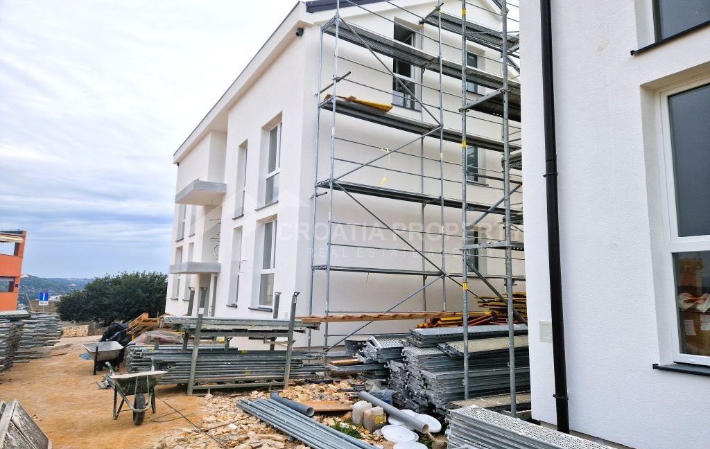 first floor apartment with a superb view rogoznica (3)