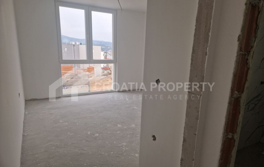first floor apartment with a superb view rogoznica (5)