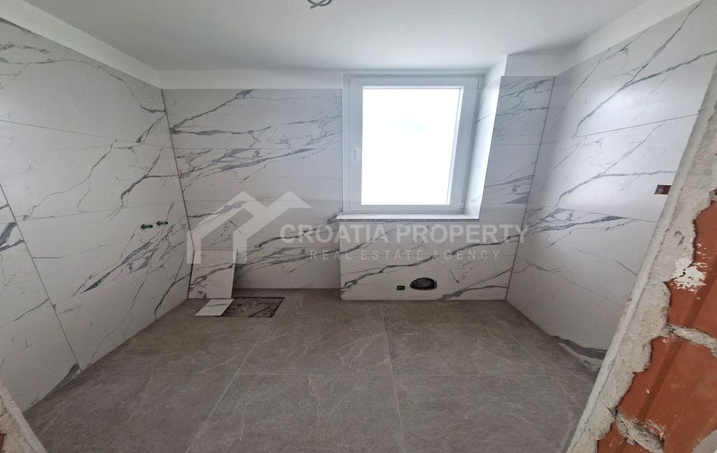 first floor apartment with a superb view rogoznica (6)