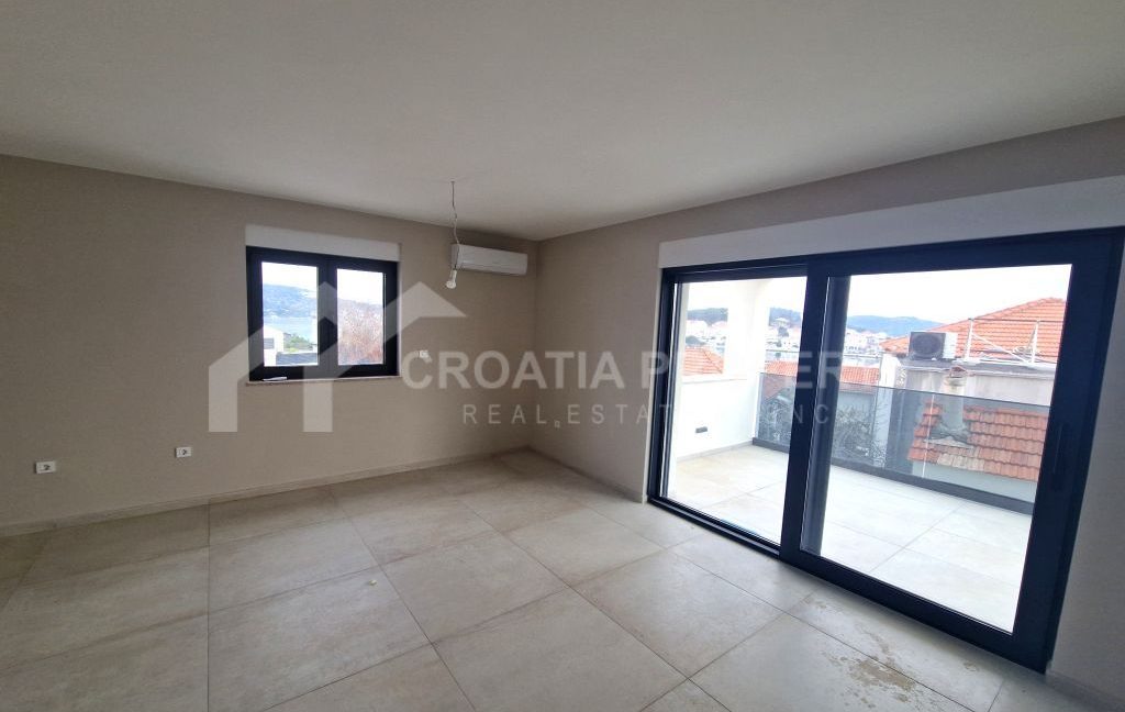 raised ground floor rogoznica (3)