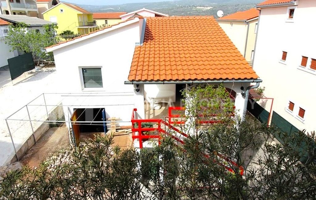 detached apartment house rogoznica (1)