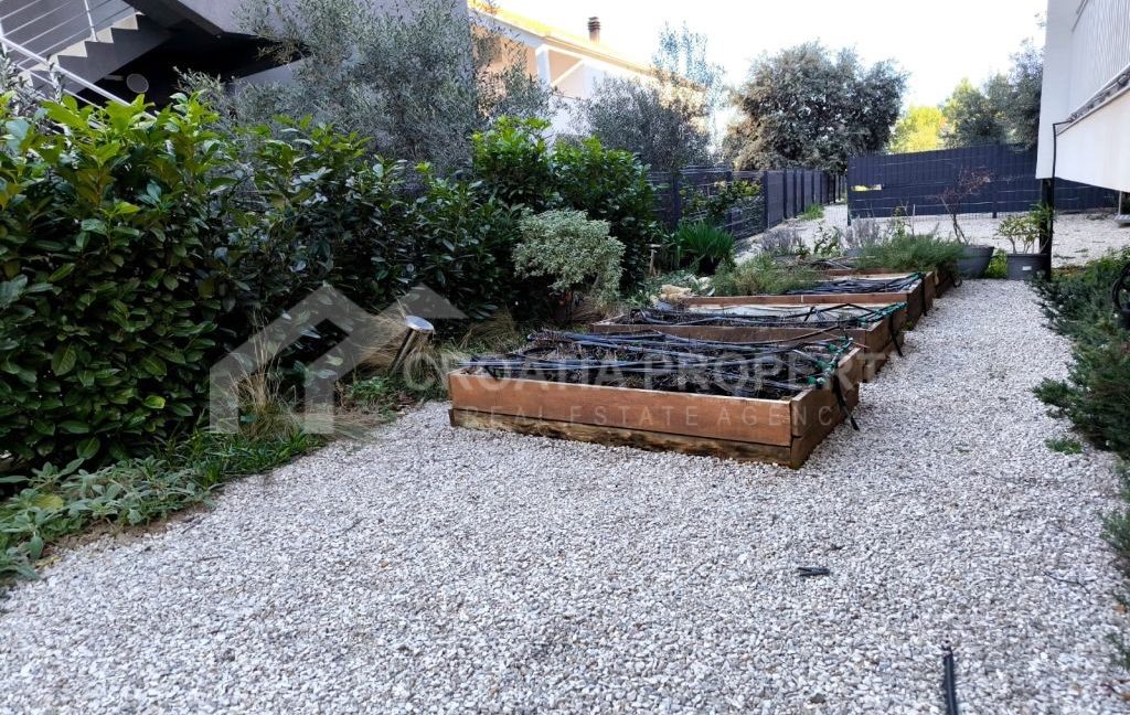 three-bedroom apartment near the center korcula (10)