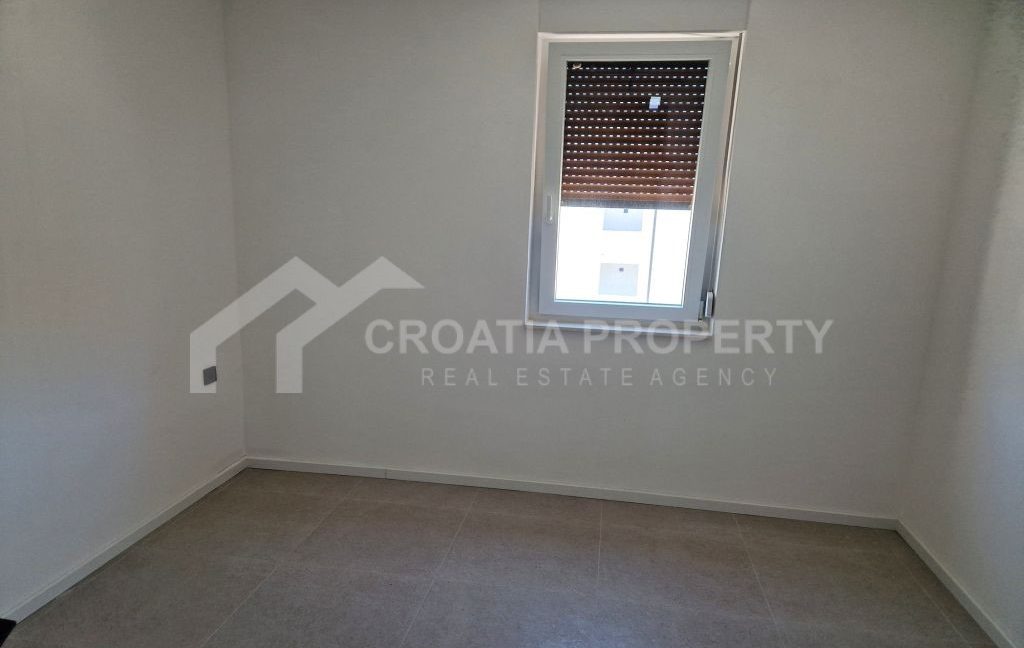 new spacious penthouse grebastica (10)