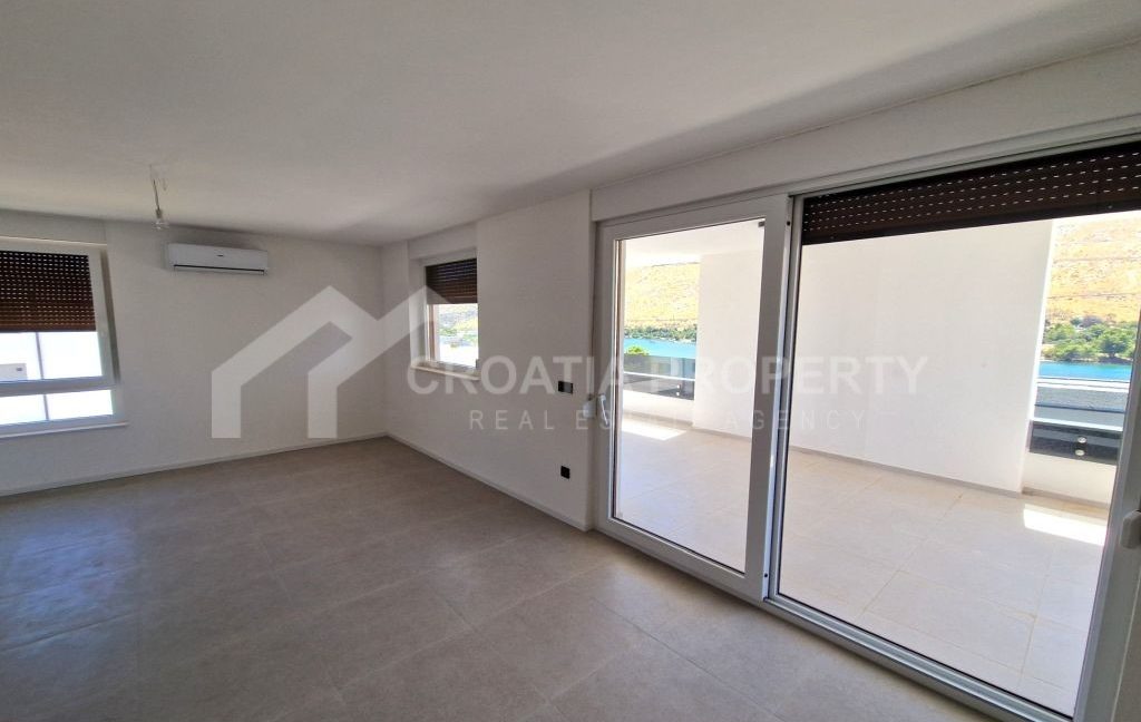 new spacious penthouse grebastica (5)