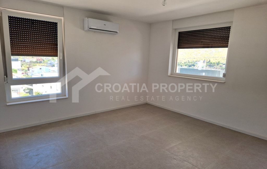 new spacious penthouse grebastica (6)