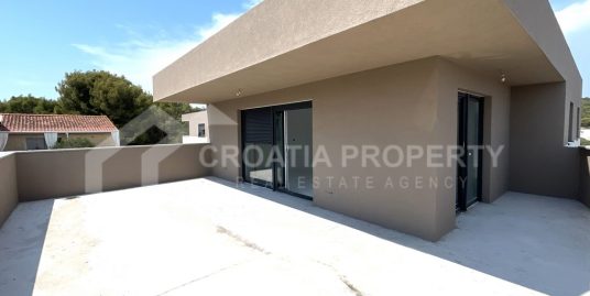 Novi apartman na drugom katu Murter