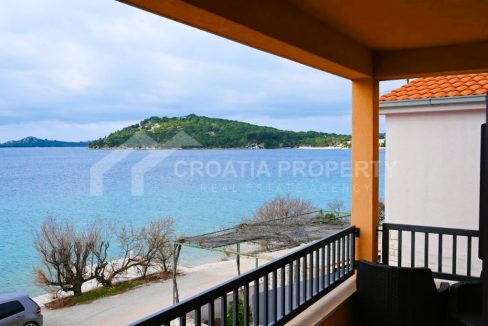 house first row to the sea rogoznica - 3407 (1)
