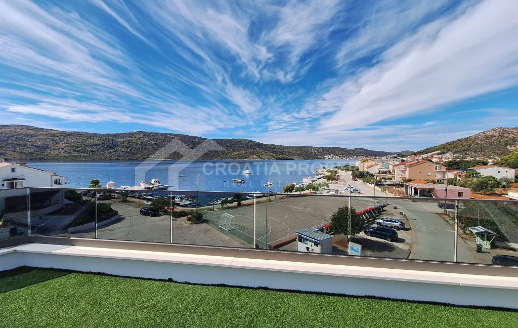 penthouse first row to the sea marina (2)
