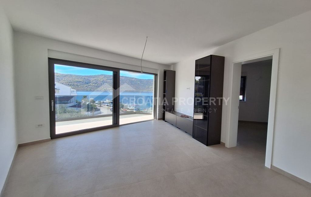 penthouse first row to the sea marina (5)