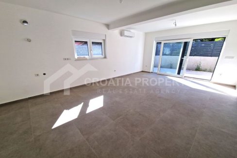 apartment with garden zaboric - 3457 (1)