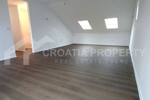 renovated three-bedroom apartment split - 3480 (1)