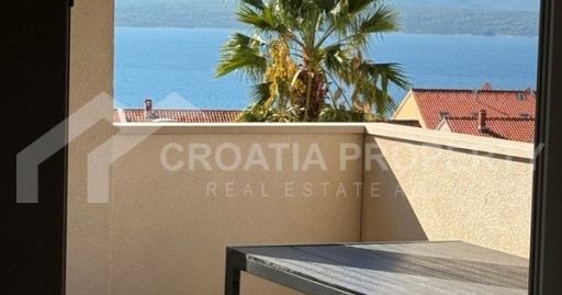 Two-bedroom apartment with a garage Brac