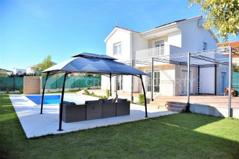 family house near sea tribunj - 3504 (1)