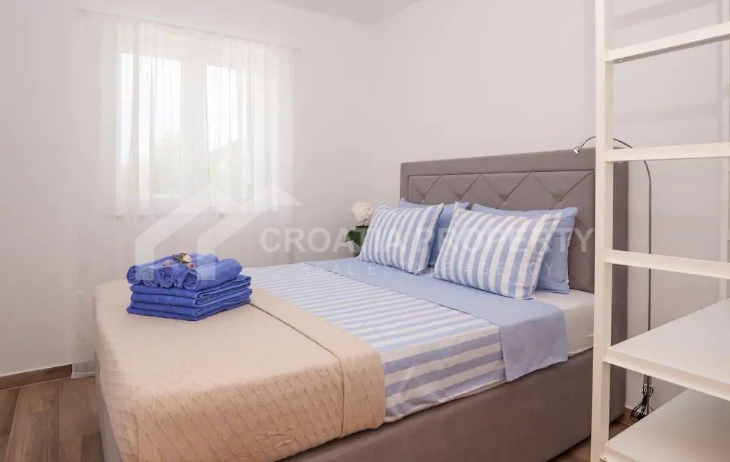 furnished two-bedroom apartment brac (5)