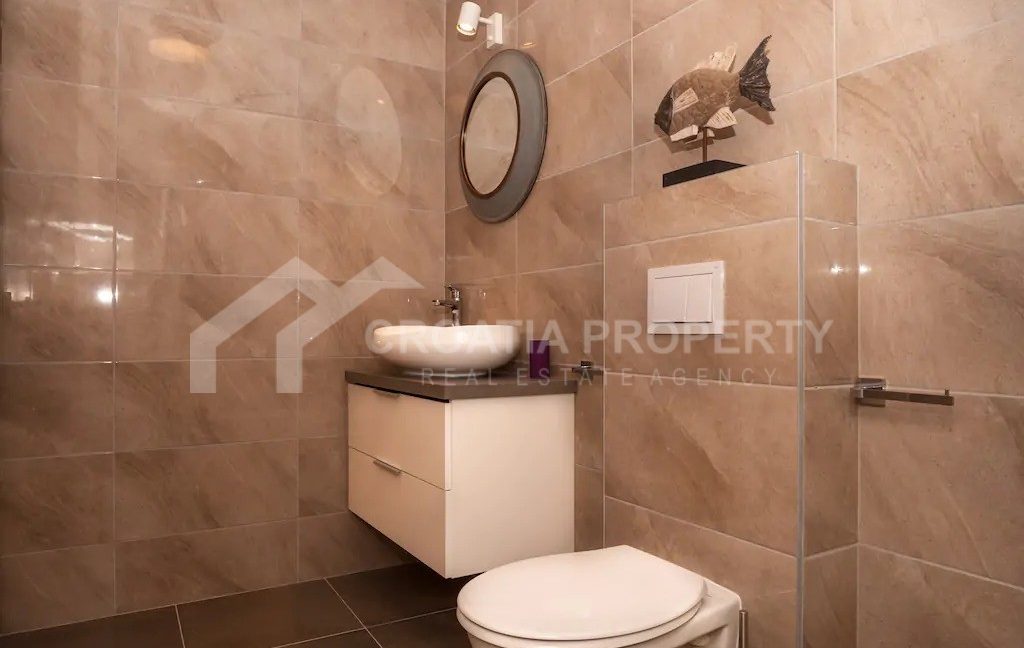 furnished two-bedroom apartment brac (8)